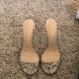 Snake print sandal with Heel